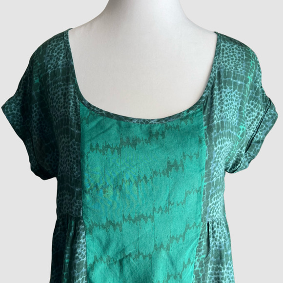 American Eagle Outfitters High-Low Cap Sleeve Blouse Animal Print Green, Size XS - Picture 3 of 7